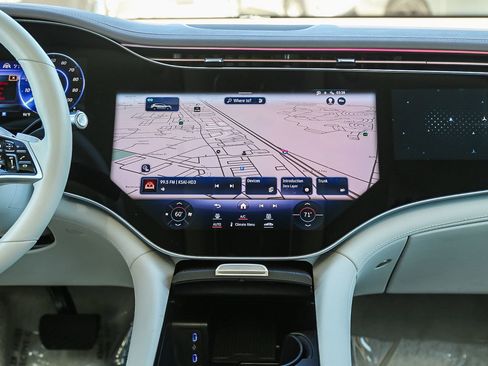 Certified 2023 Mercedes-Benz EQS 580 4MATIC SUV image 11