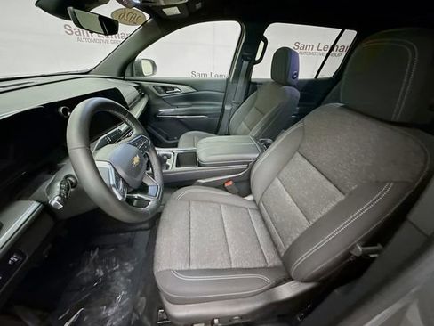 Used 2026 Chevrolet Traverse LT w/ Driver Confidence Package image 23