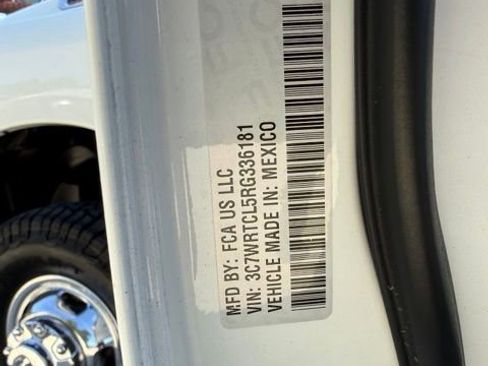 Used 2024 RAM 3500 SLT w/ Quick Order Package 2YG SLT AWD/4WD image 14