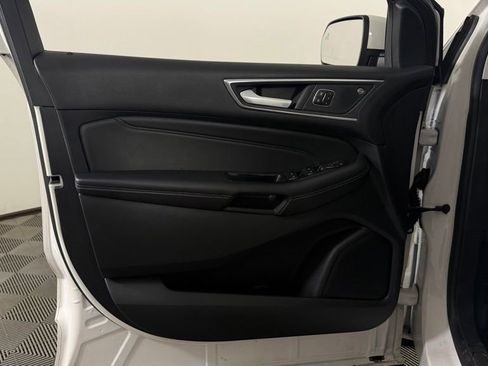 Used 2019 Ford Edge Titanium w/ Cold Weather Package AWD/4WD image 14