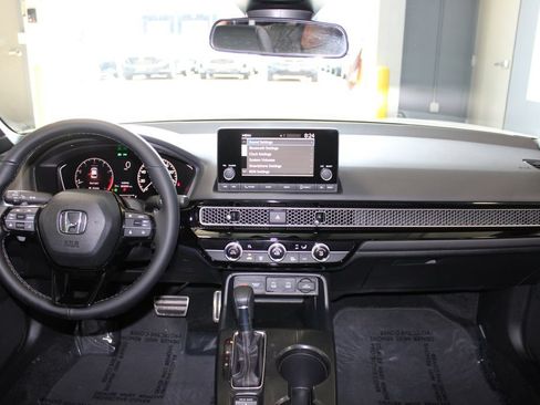 Used 2025 Honda Civic Sport image 14