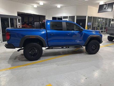 Used 2024 GMC Canyon AT4X w/ AT4X AEV Edition image 10