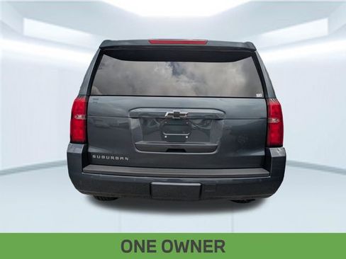 Used 2019 Chevrolet Suburban LT w/ Luxury Package image 5