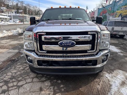 Used 2011 Ford F250 Lariat w/ Lariat Interior Pkg image 6