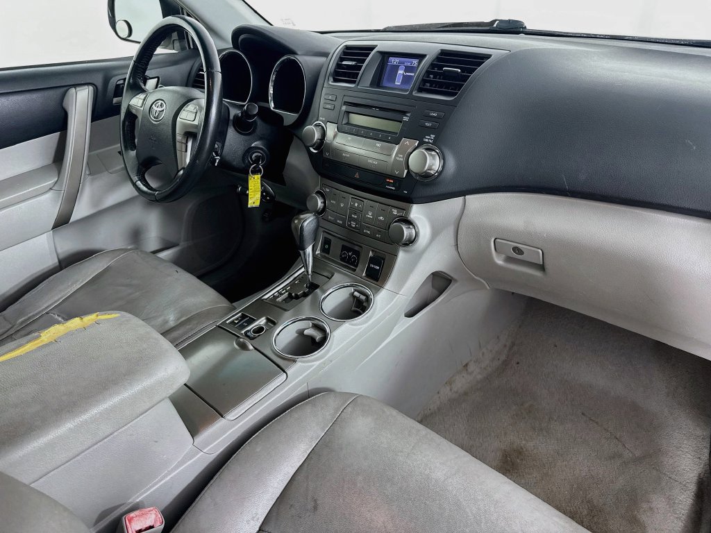 Used 2010 Toyota Highlander SE AWD/4WD image 31