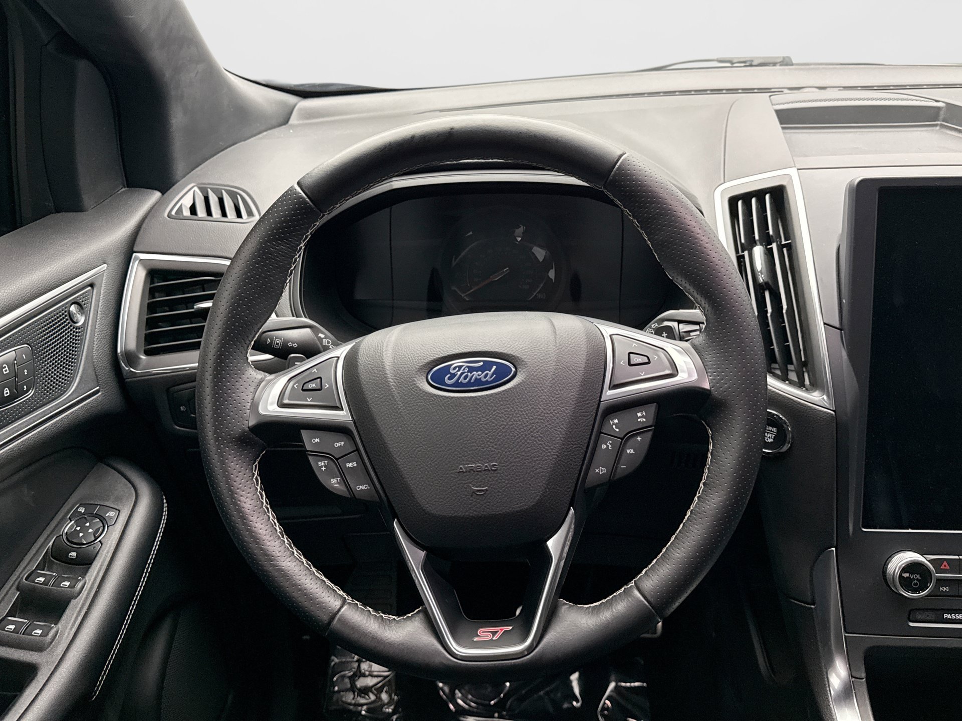 Used 2022 Ford Edge ST AWD/4WD image 12
