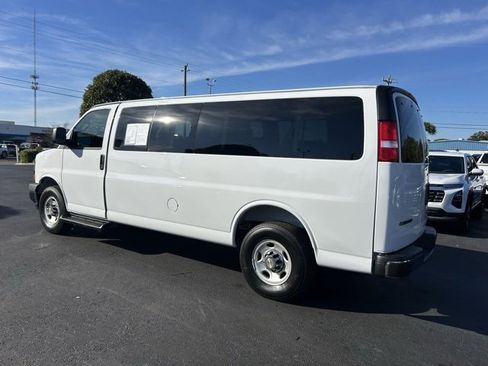 Used 2025 Chevrolet Express 3500 LT w/ LT Preferred Equipment Group image 4