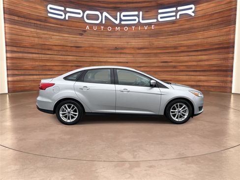 Used 2016 Ford Focus SE image 8