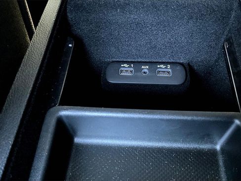 Used 2023 Dodge Charger SXT w/ Blacktop Package image 32