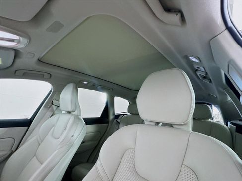 Used 2022 Volvo XC60 B6 Inscription w/ Advanced Package AWD/4WD image 15