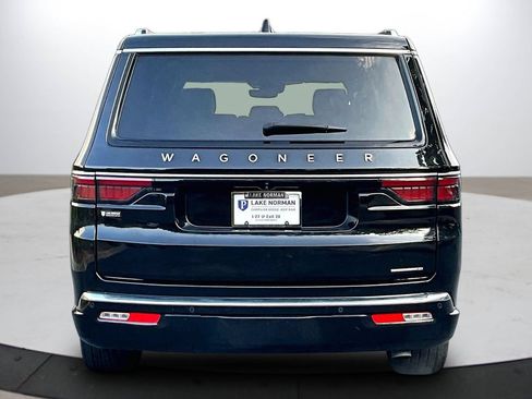 Certified 2024 Jeep Wagoneer L Series II w/ Flexible Seating Group AWD/4WD image 7
