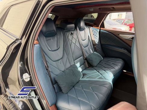 Used 2023 BMW XM image 22