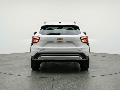 Used 2025 Chevrolet Trax LT FWD image 7