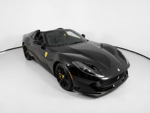 Used 2023 Ferrari 812 GTS image 12