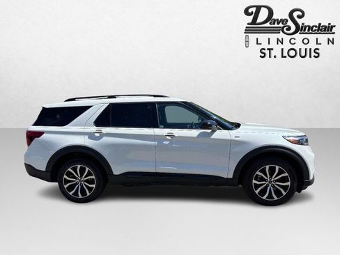 Used 2024 Ford Explorer ST-Line w/ Class IV Trailer Tow Package AWD/4WD image 2
