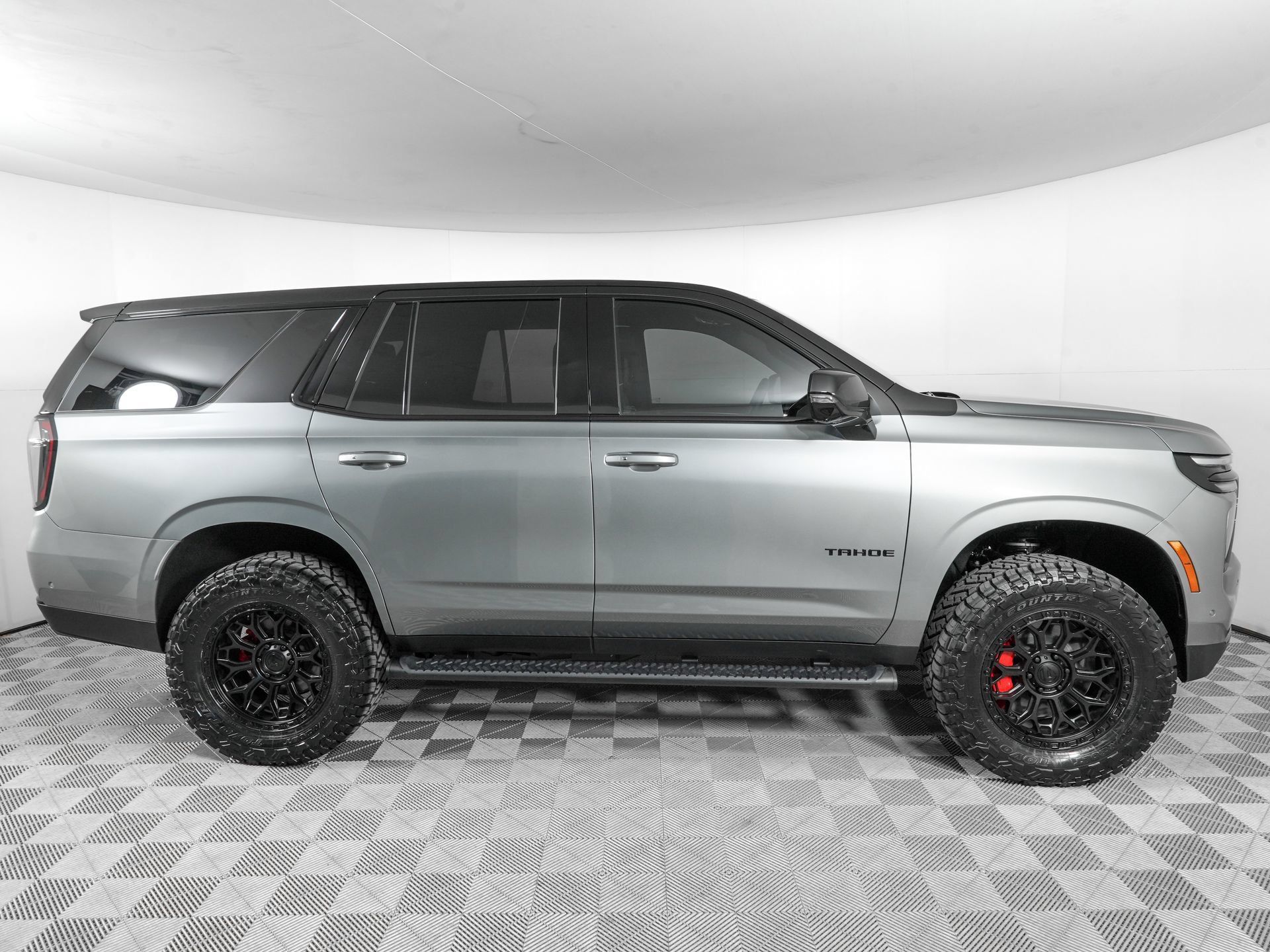 Used 2026 Chevrolet Tahoe RST w/ RST Performance Edition AWD/4WD image 5