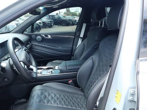 Used 2025 Genesis GV80 3.5T e-SC AWD/4WD image 19