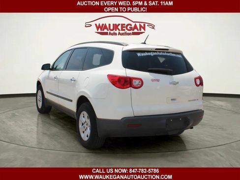 Used 2012 Chevrolet Traverse LS FWD image 4