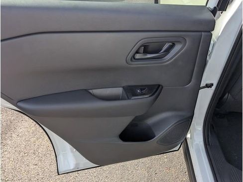 New 2026 Nissan Rogue S image 11