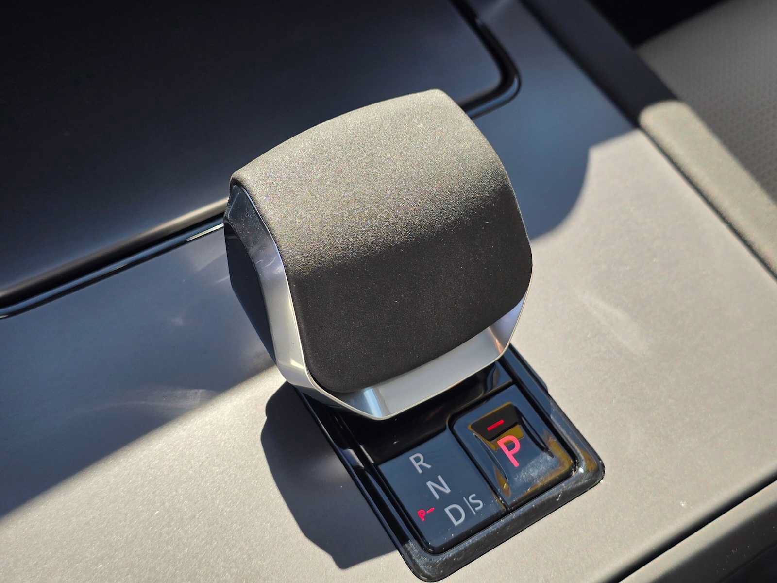 Used 2025 Land Rover Discovery Sport S AWD/4WD image 36