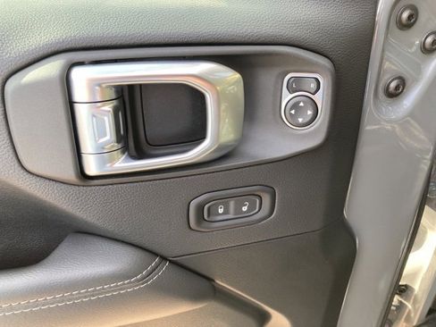 Used 2022 Jeep Wrangler Unlimited Sahara w/ Safety Group image 13