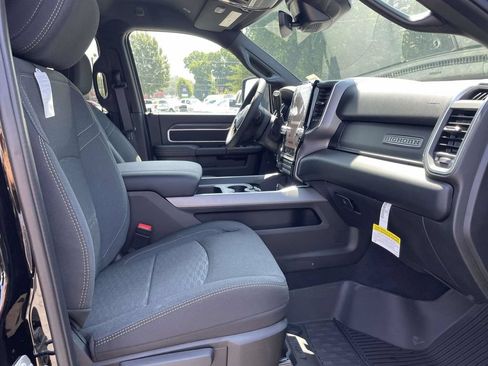 New 2026 RAM 3500 Big Horn AWD/4WD image 15