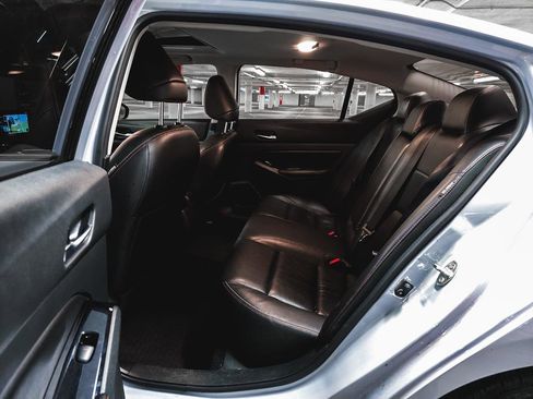 Used 2023 Nissan Altima 2.5 SR w/ SR Premium Package image 21