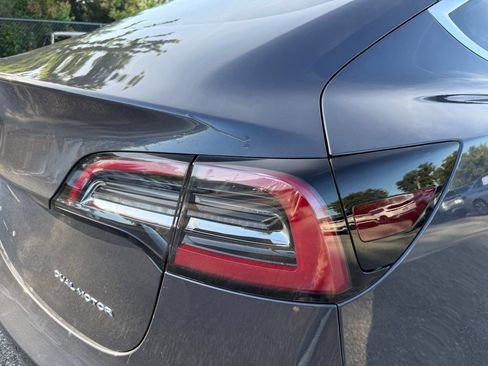 Used 2018 Tesla Model 3 Long Range AWD/4WD image 11