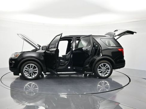 Used 2018 Ford Explorer XLT w/ Equipment Group 202A FWD image 47