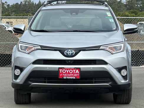 Used 2018 Toyota RAV4 Limited w/ Advanced Technology Package AWD/4WD image 6