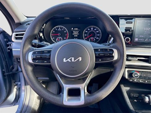Used 2023 Kia K5 LXS image 11