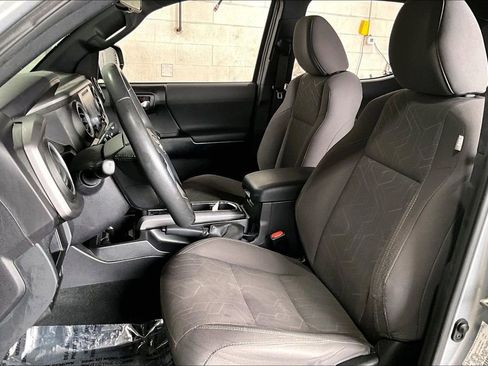 Used 2016 Toyota Tacoma TRD Off-Road w/ Towing Package image 15