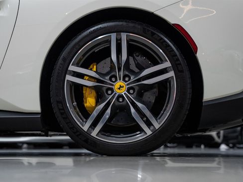 Used 2019 Ferrari Portofino image 48