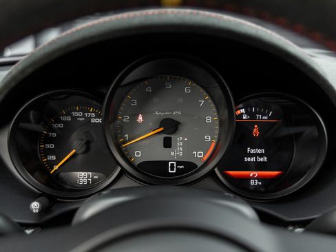 Certified 2025 Porsche 718 Boxster Spyder RS RWD image 31
