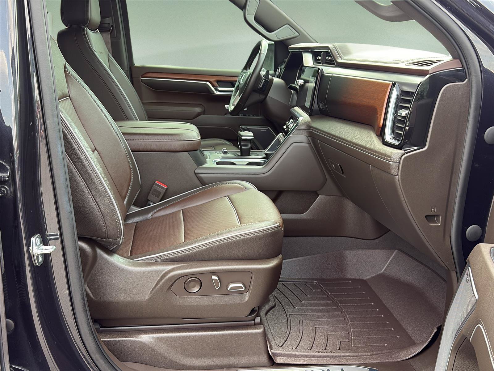 Certified 2023 GMC Sierra 1500 Denali w/ Denali Reserve Package AWD/4WD image 16