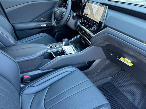 New 2026 Lexus TX 500h AWD image 14