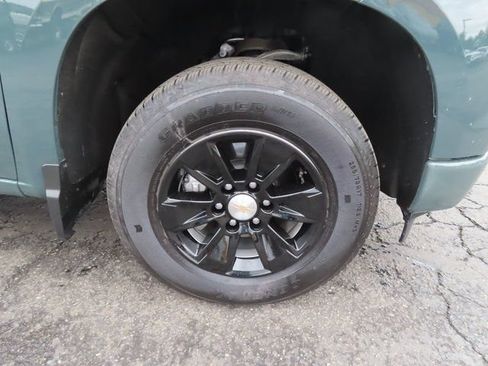 Used 2025 Chevrolet Silverado 1500 LT AWD/4WD image 10