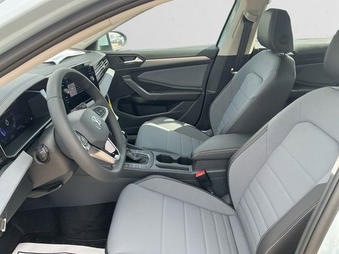 New 2026 Volkswagen Jetta SE FWD image 9
