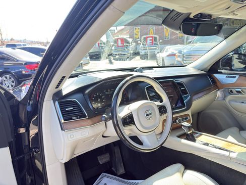Used 2016 Volvo XC90 T6 Inscription w/ Vision Package image 14