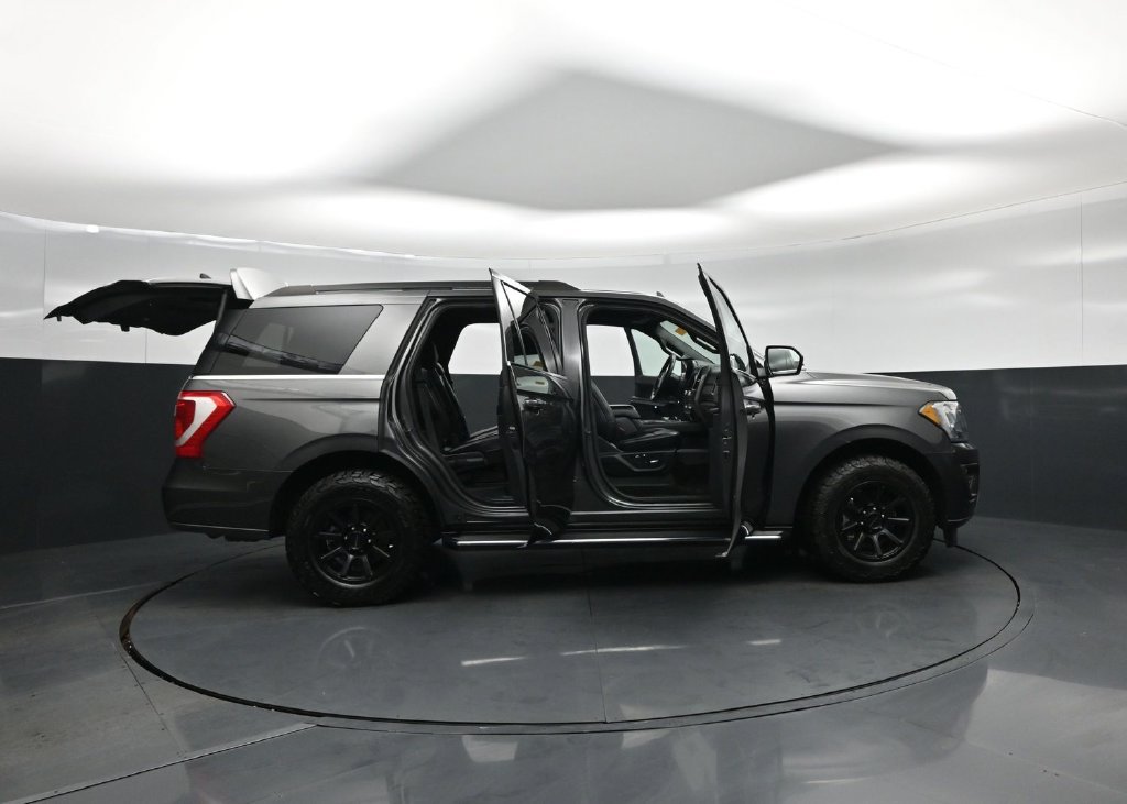 Used 2019 Ford Expedition XLT w/ Equipment Group 202A RWD image 4