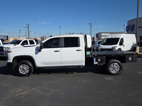 Used 2024 Chevrolet Silverado 2500 W/T w/ WT Convenience Package image 2