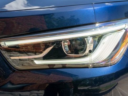 Used 2023 INFINITI QX80 Sensory w/ All-Season Package AWD/4WD image 9
