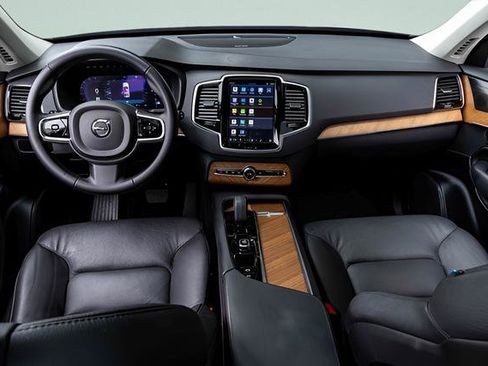 Used 2024 Volvo XC90 B6 Plus image 20