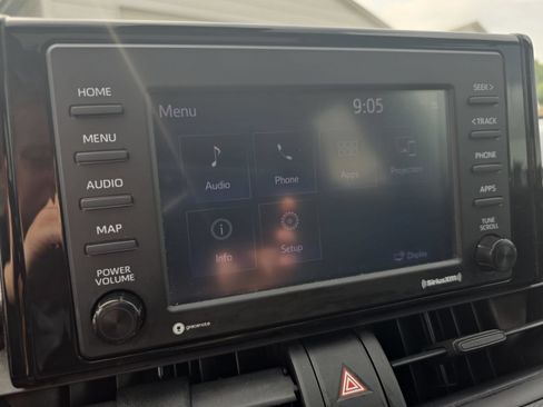 Used 2021 Toyota RAV4 XLE w/ Convenience Package FWD image 18