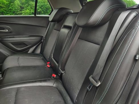 Used 2016 Chevrolet Trax LT w/ LT Convenience Package FWD image 9