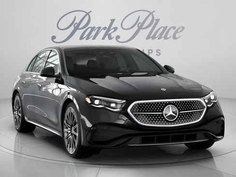 New 2026 Mercedes-Benz E 450 4MATIC Sedan image 32