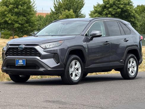 Used 2020 Toyota RAV4 LE AWD/4WD image 7