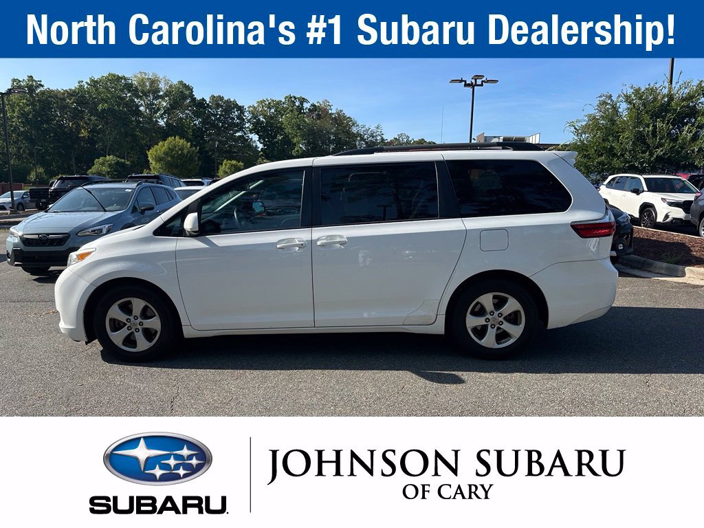 Used 2015 Toyota Sienna LE FWD image 5