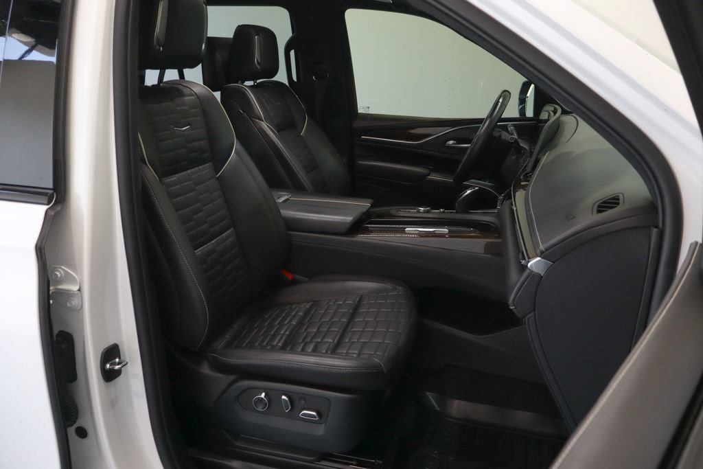 Used 2022 Cadillac Escalade Sport Platinum w/ LPO, ONYX Package AWD/4WD image 49