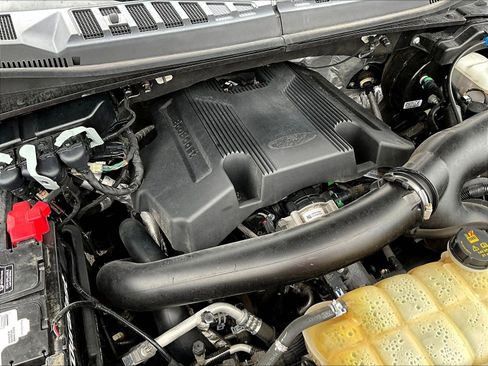 Used 2020 Ford F150 Lariat w/ Equipment Group 502A Luxury AWD/4WD image 32